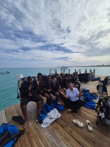 Lire la suite à propos de l’article Huit jeunes Bahamiens à la découverte de leur océan : retour sur notre Sea Camp 2026